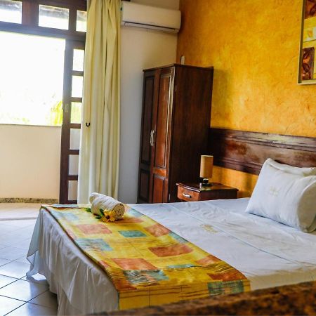 Girassol Praia Hotel Гуайбим Екстериор снимка