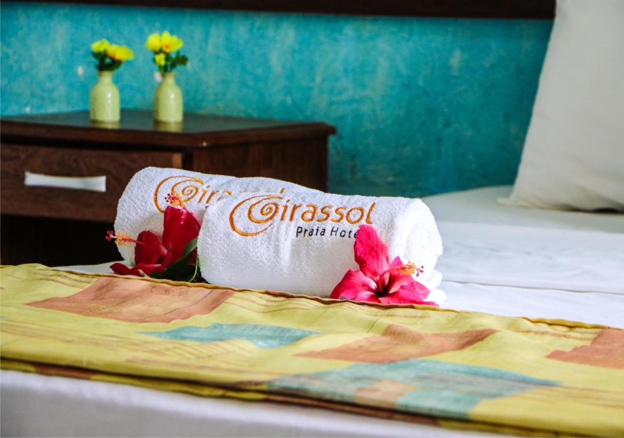 Girassol Praia Hotel Гуайбим Екстериор снимка