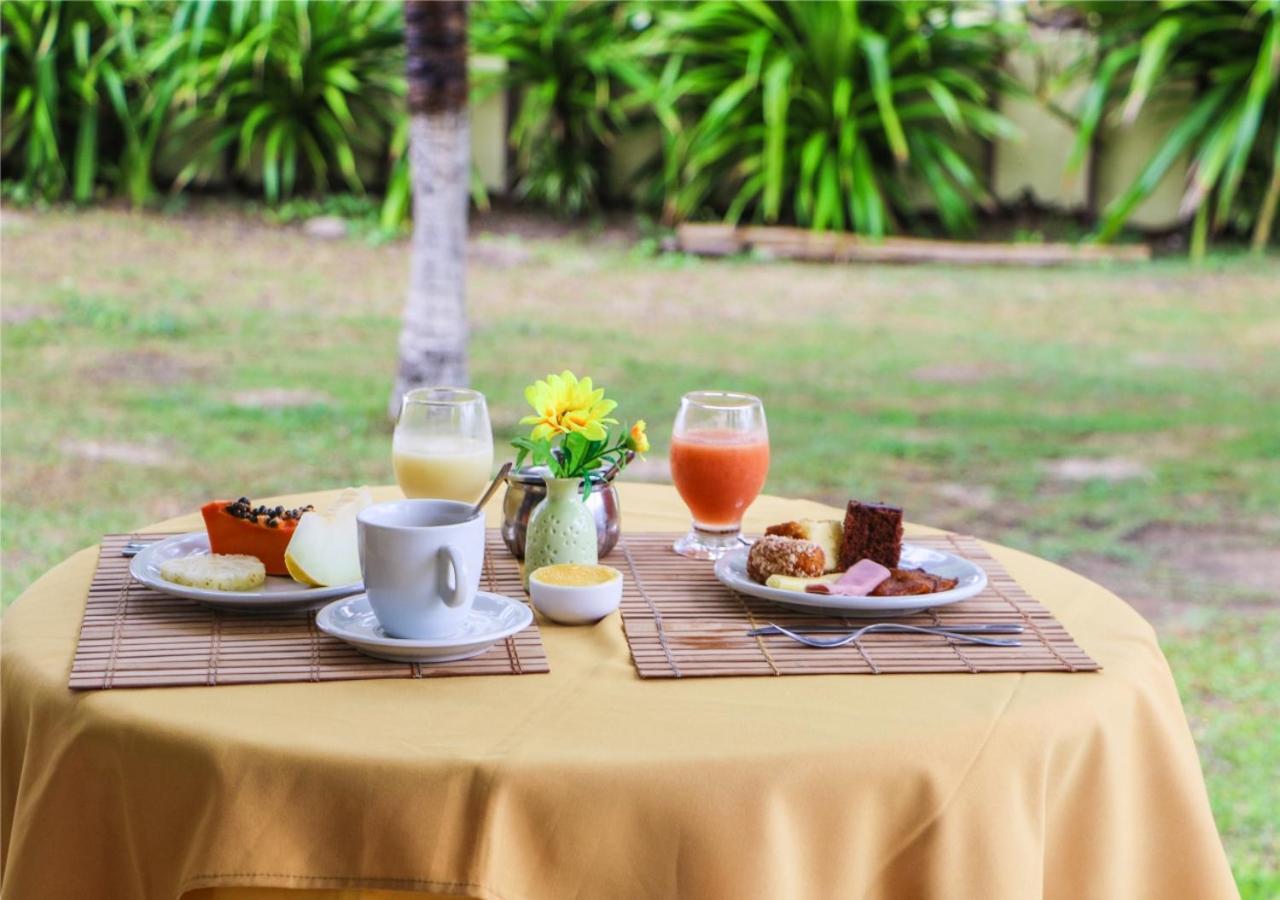 Girassol Praia Hotel Гуайбим Екстериор снимка