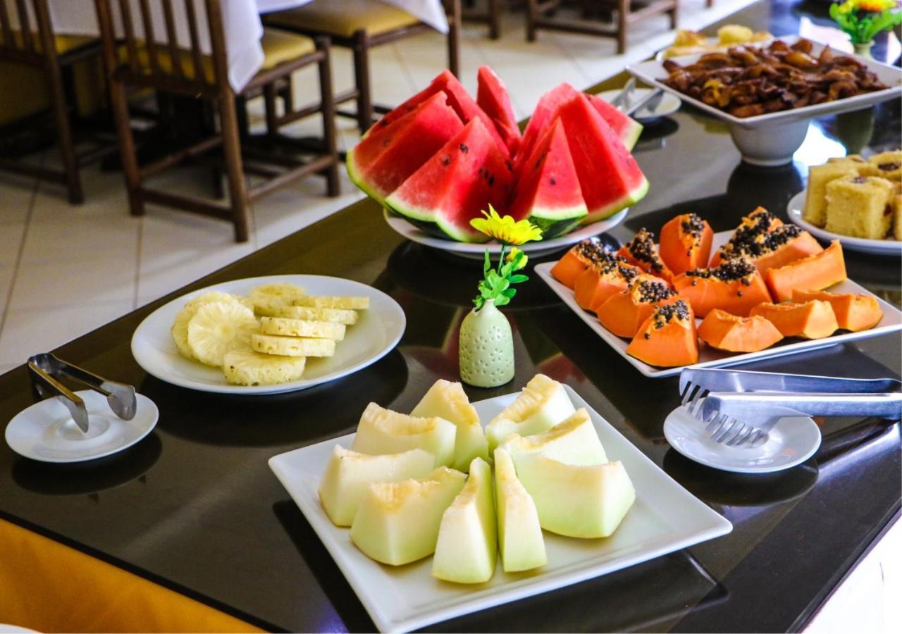 Girassol Praia Hotel Гуайбим Екстериор снимка